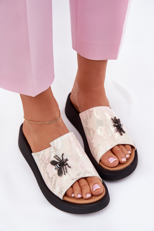 Pantofole in pelle Femminile Z Broszką Vinceza 66752 beige Pantofole in pelle Femminile Z Broszką Vinceza 66752 beige