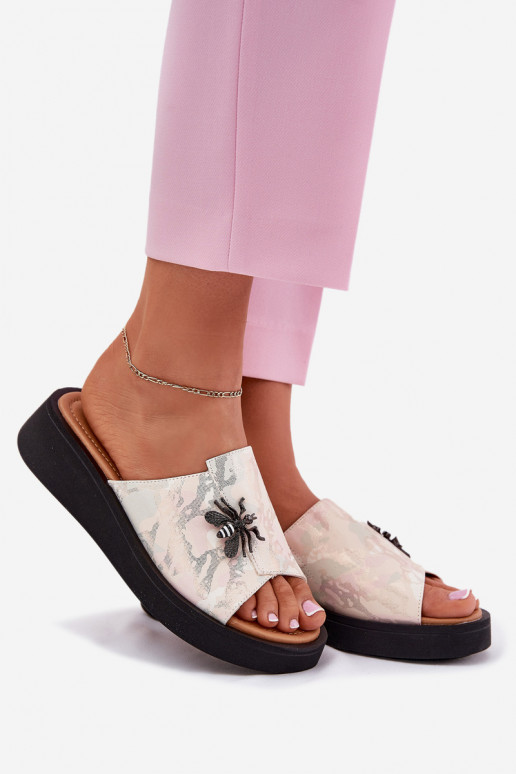 Pantofole in pelle Femminile Z Broszką Vinceza 66752 beige Pantofole in pelle Femminile Z Broszką Vinceza 66752 beige