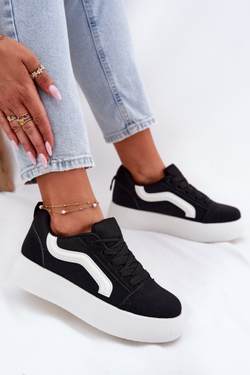 Scarpe modello sneakers Femminile con una piattaforma colore nero Tellnira