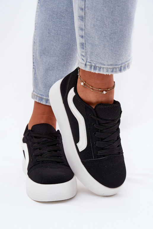 Scarpe modello sneakers Femminile con una piattaforma colore nero Tellnira