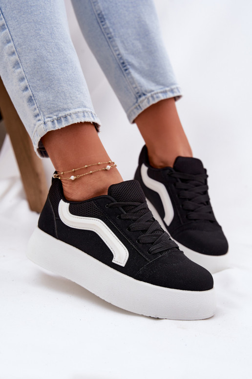 Scarpe modello sneakers Femminile con una piattaforma colore nero Tellnira