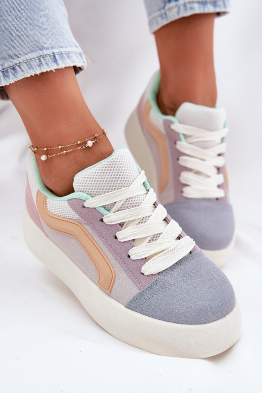 Scarpe modello sneakers Femminile con una piattaforma Colori differenti Tellnira