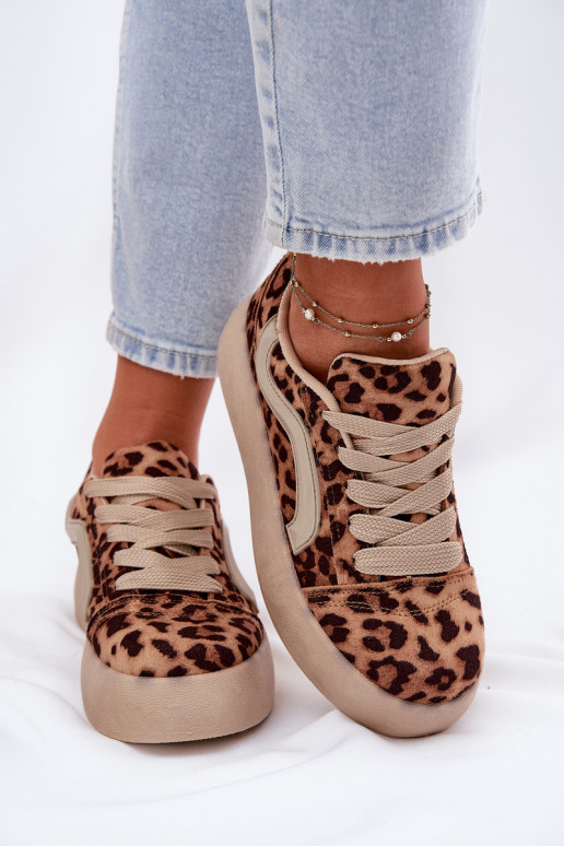 Scarpe modello sneakers Femminile con una piattaforma con motivi di pelliccia di leopardo Tellnira