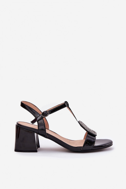 Pelle Sandali laccati da donna con i tacchi con ornamenti Vinceza 91134 colore nero Pelle Sandali laccati da donna con i tacchi con ornamenti Vinceza 91134 colore nero