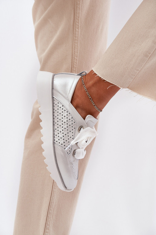 Pelle Scarpe modello sneakers Femminile con una piattaforma D&A LR51-796 color argento