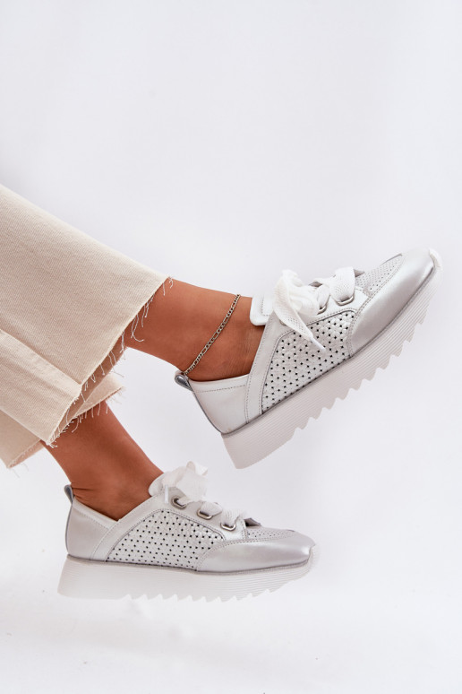 Pelle Scarpe modello sneakers Femminile con una piattaforma D&A LR51-796 color argento