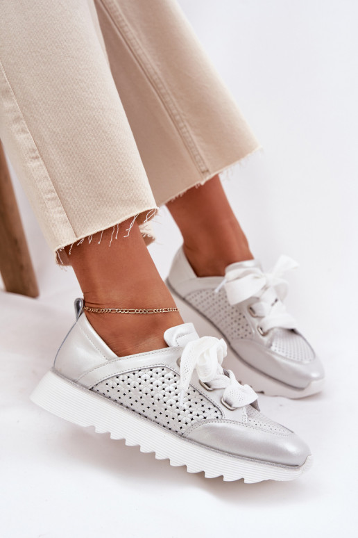 Pelle Scarpe modello sneakers Femminile con una piattaforma D&A LR51-796 color argento