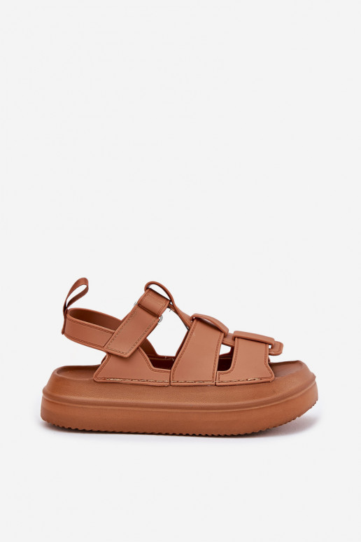 Sandali da donna con una piattaforma colore marrone Nitavelia