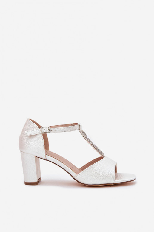 Sandali con tacco alto da donna con tacchi decorati in ecopelle Colore bianco Triavera