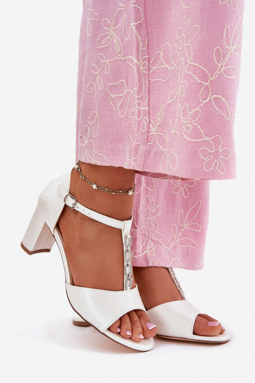 Sandali con tacco alto da donna con tacchi decorati in ecopelle Colore bianco Triavera