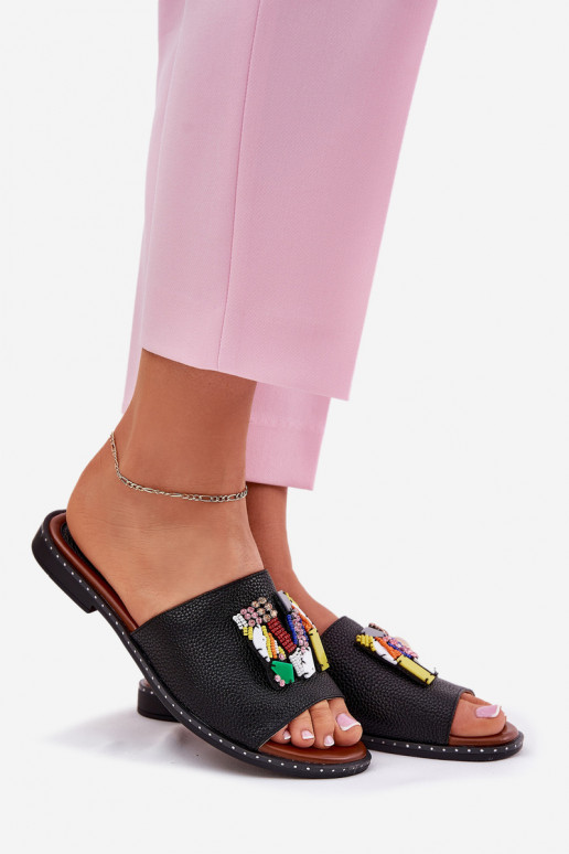 Pantofole da donna con tacchi larghi con ornamenti colore nero Clelione