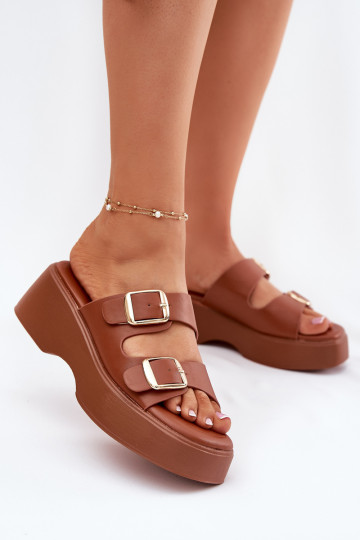 Pantofole da donna marroni con tacco e plateau e fibbie, "Nitarelia"