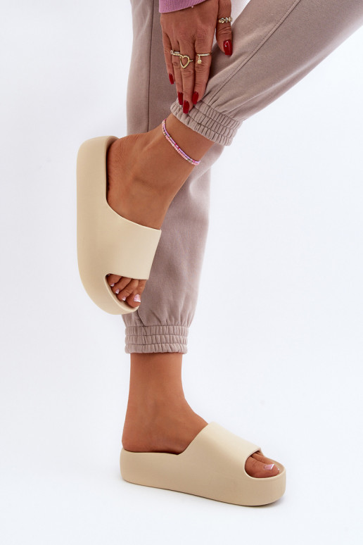 Femminile Pantofole Su una suola spessa beige Oreithano