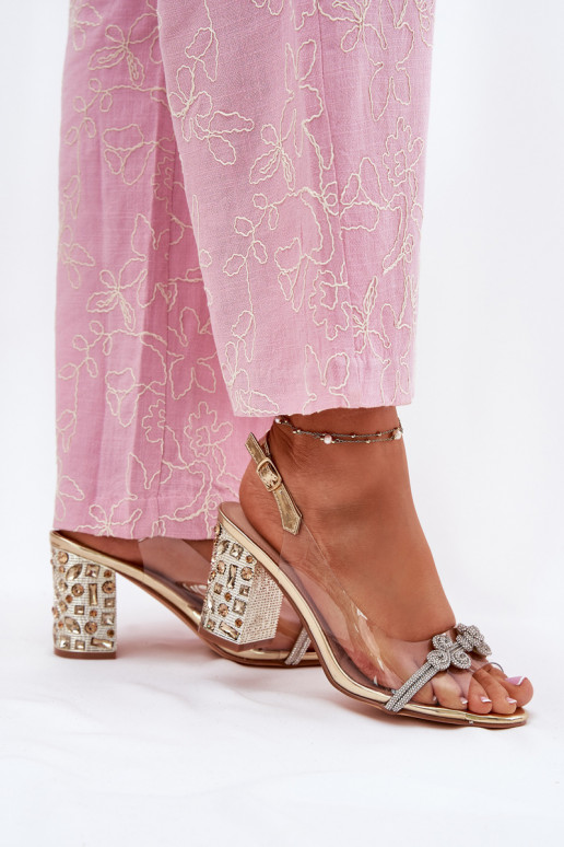 Guardare attraverso sandali con i tacchi D&A MR51-705 colore dorato