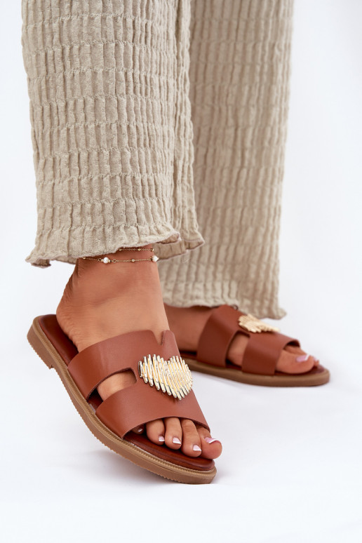 Pantofole da donna con tacchi larghi con dettagli dorati colore marrone Karinma Pantofole da donna con tacchi larghi con dettagli dorati colore marrone Karinma