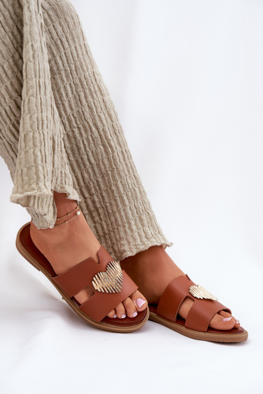 Pantofole da donna con tacchi larghi con dettagli dorati colore marrone Karinma Pantofole da donna con tacchi larghi con dettagli dorati colore marrone Karinma