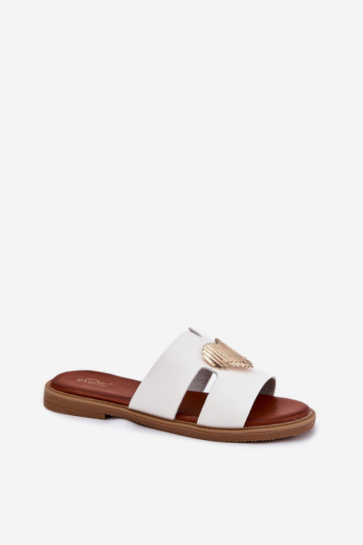 Pantofole da donna con tacchi larghi con dettagli dorati Colore bianco Karinma Pantofole da donna con tacchi larghi con dettagli dorati Colore bianco Karinma