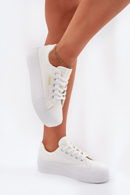 Scarpe per il tempo libero con una piattaforma Lee Cooper LCIN-25-31-3450L Colore bianco Scarpe per il tempo libero con una piattaforma Lee Cooper LCIN-25-31-3450L Colore bianco