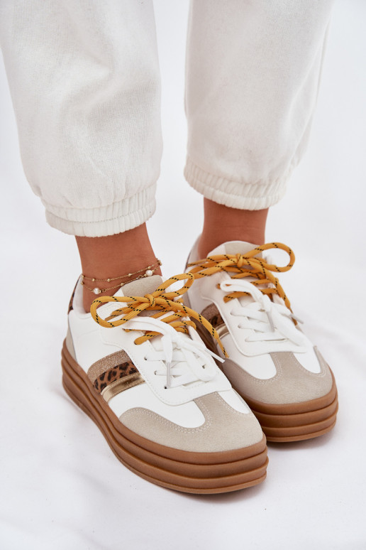 Scarpe modello sneakers Femminile con una piattaforma Z PodAójnym Allacciaturam con motivi di pelliccia di leopardo Colore bianc