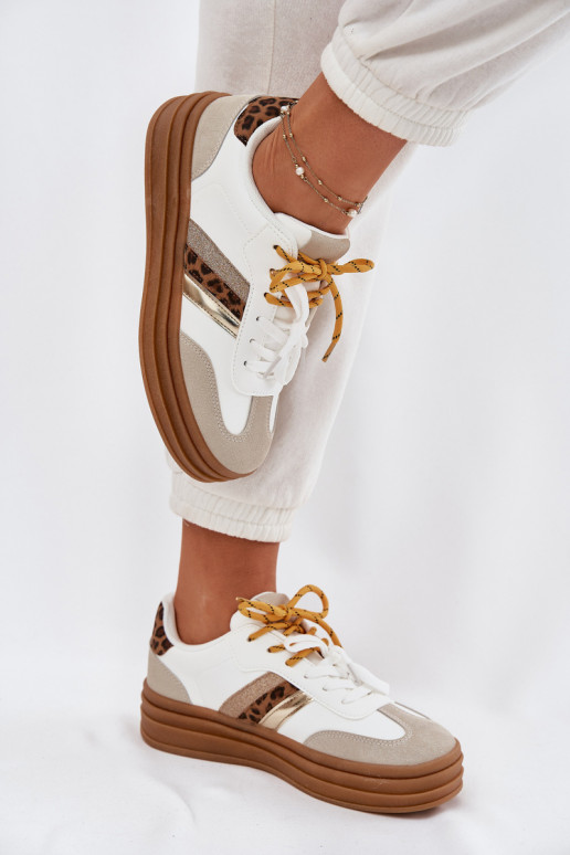 Scarpe modello sneakers Femminile con una piattaforma Z PodAójnym Allacciaturam con motivi di pelliccia di leopardo Colore bianc