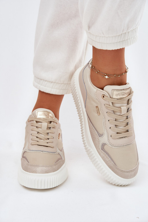 Pelle Scarpe modello sneakers Femminile con una piattaforma beige Velarria