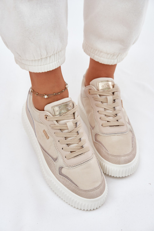 Pelle Scarpe modello sneakers Femminile con una piattaforma beige Velarria