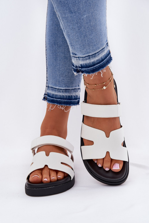 Pantofole da donna Z con chiusura adesivaem Vinceza 17401 Colore bianco Pantofole da donna Z con chiusura adesivaem Vinceza 17401 Colore bianco