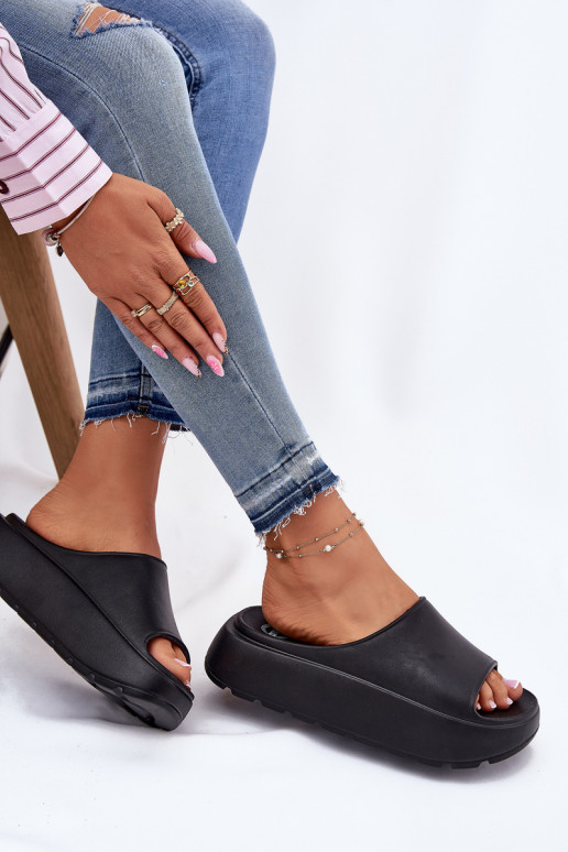 Pantofole leggere Pantofole da donna con una piattaforma colore nero Xalvania