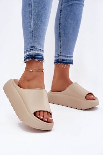 Pantofole leggere Pantofole da donna con una piattaforma beige Xalvania
