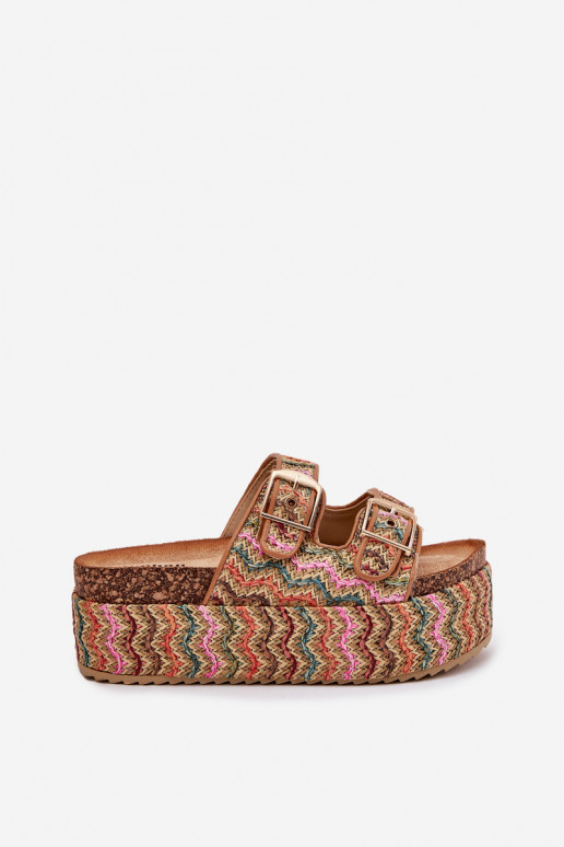 Pantofole da donna con una piattaforma Con treccia I con fibbiemi Colori differenti Eradriana Pantofole da donna con una piattaforma Con treccia I con fibbiemi Colori differenti Eradriana