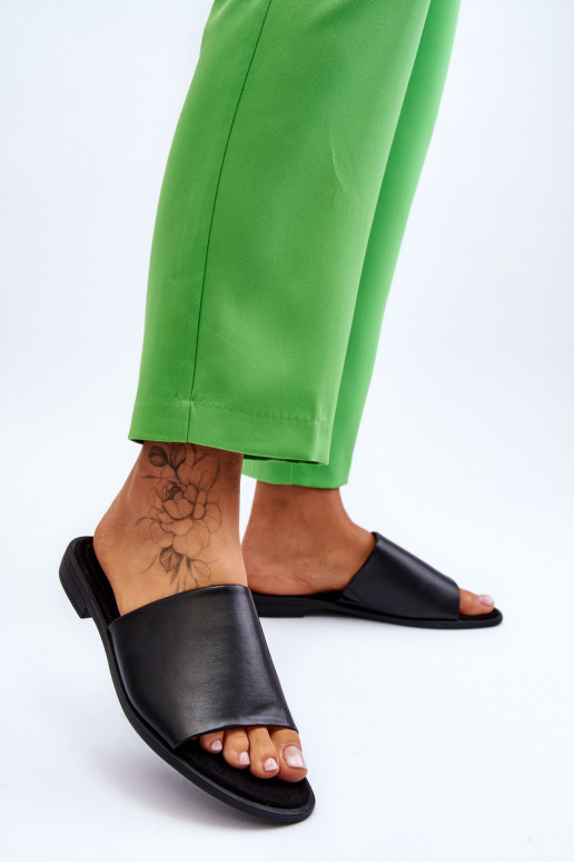 Femminile La pelle è liscia Pantofole colore nero Cerise