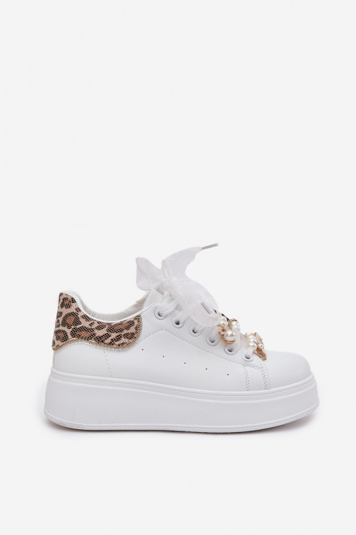 Scarpe modello sneakers Femminile con una piattaforma Z Przypinkami Colore bianco con motivi di pelliccia di leopardo Ocerdia