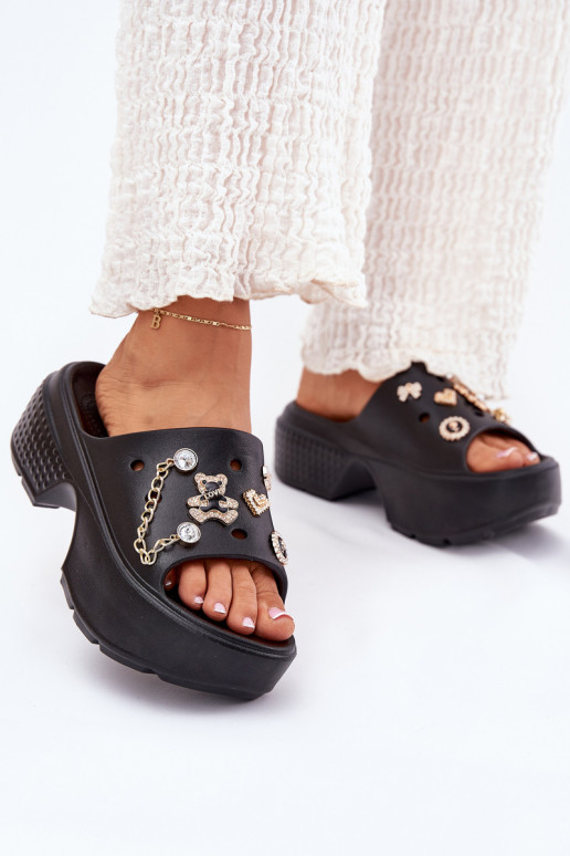 Pantofole leggere Pantofole da donna con una piattaforma Ze colore doratomi Przypinkami colore nero Ivoriel