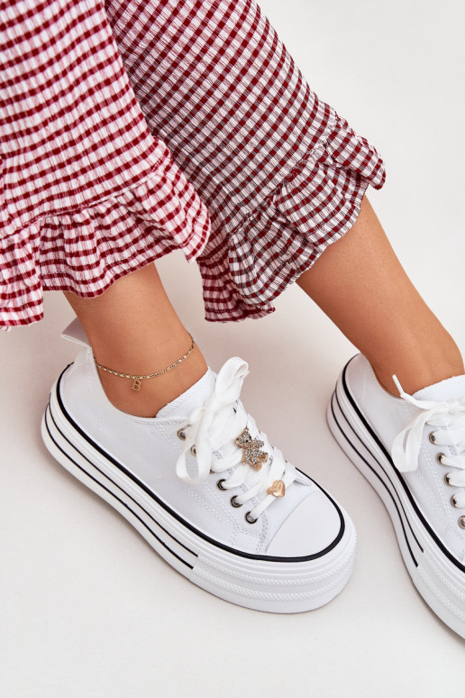 Scarpe per il tempo libero con una piattaforma Ze colore doratomi Przypinkami Colore bianco Fiorina