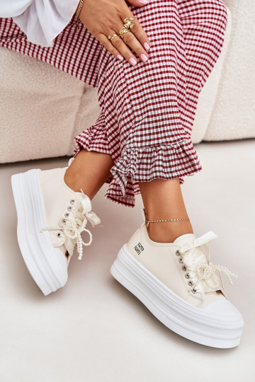 Scarpe per il tempo libero con una piattaforma Con decorazioni Allacciaturam beige Tivora