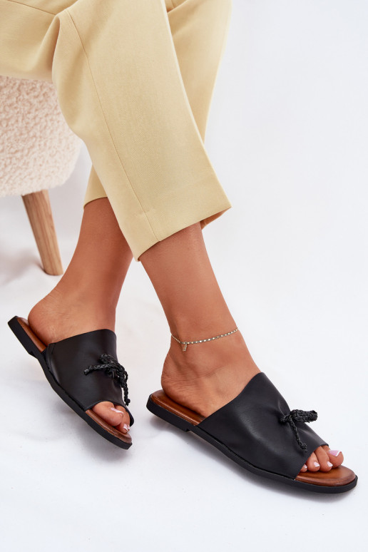 Pantofole da donna con tacchi larghi Con decorazioni INiązaniem colore nero Norela