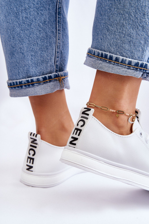 Sneakers modello classico Colore bianco Ville