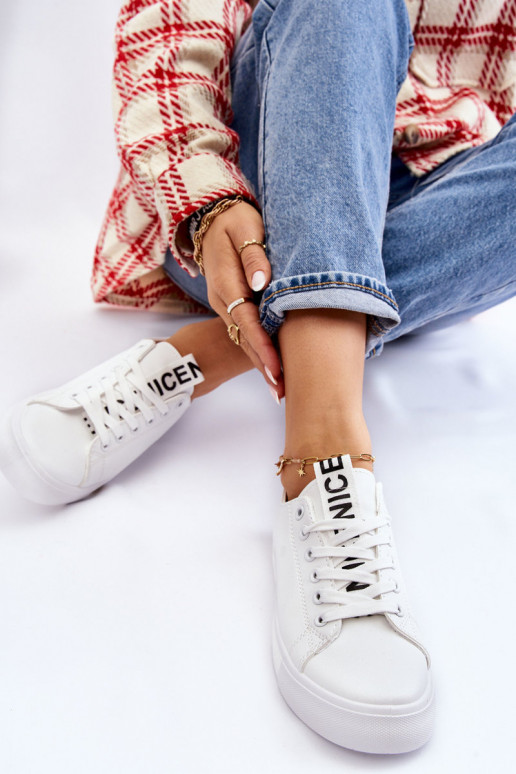 Sneakers modello classico Colore bianco Ville