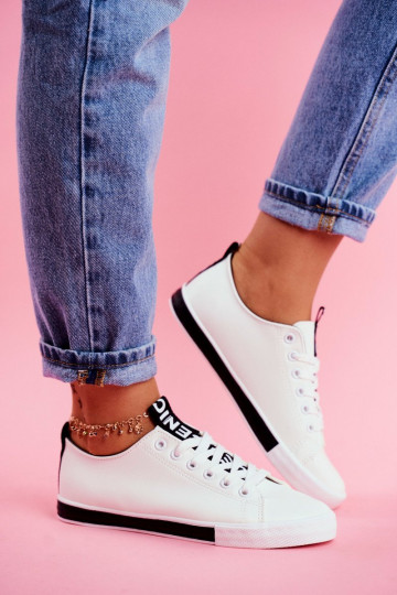 Sneakers modello classico colore nero Ville