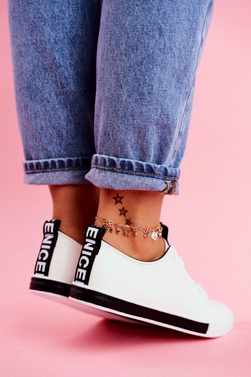 Sneakers modello classico colore nero Ville