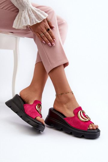 Ciabatte rosa Iaria in eco suede con zeppa e piattaforma con dettagli dorati 2