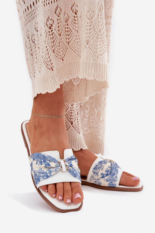 Pantofole da donna con tacchi larghi con nastri Colore bianco Avenza