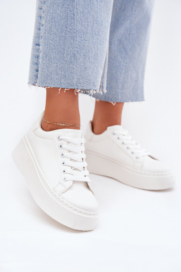 Scarpe modello sneakers Femminile con una piattaforma Colore bianco Sallira
