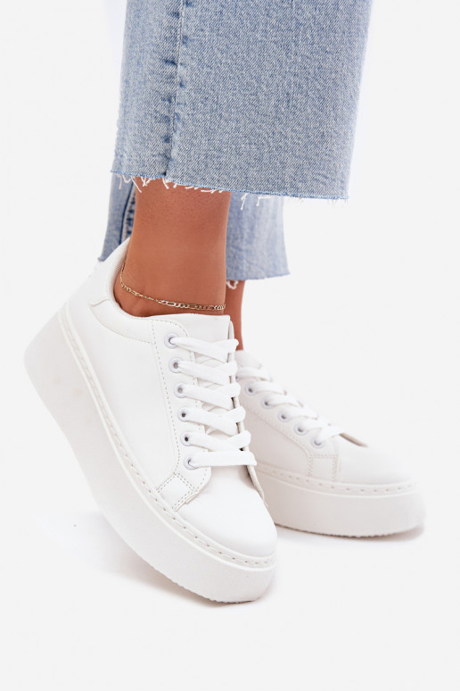 Scarpe modello sneakers Femminile con una piattaforma Colore bianco Sallira