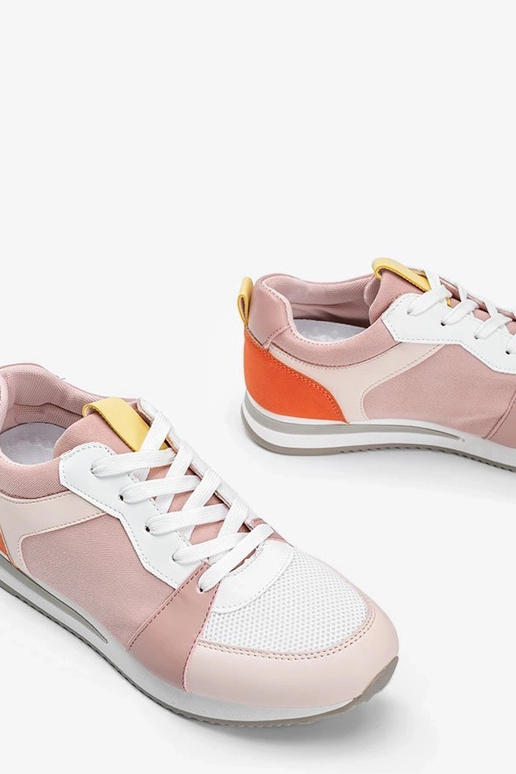 Scarpe bianche con inserti gialli,...