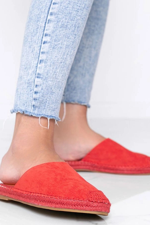 Sandali chiusi rossi, "Wenus"