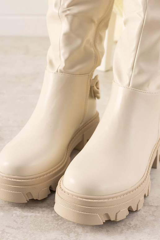 Stivaletti color sabbia con catena,...