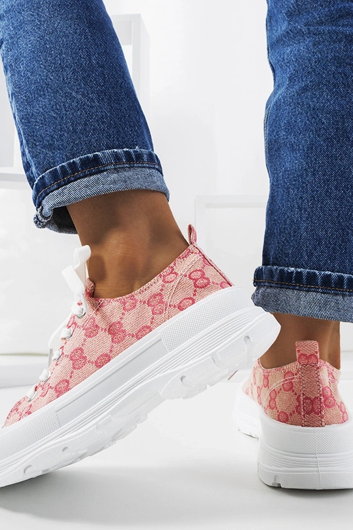 Scarpe rosa e color sabbia, "Waters"