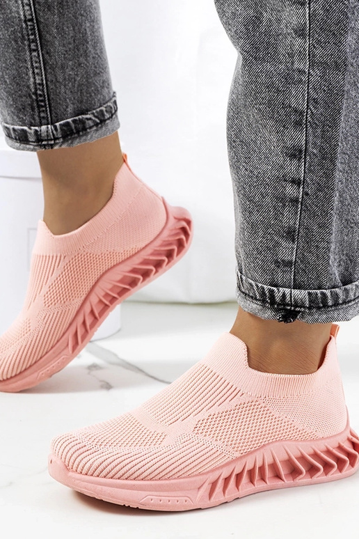 Le scarpe da ginnastica rosa di Neda