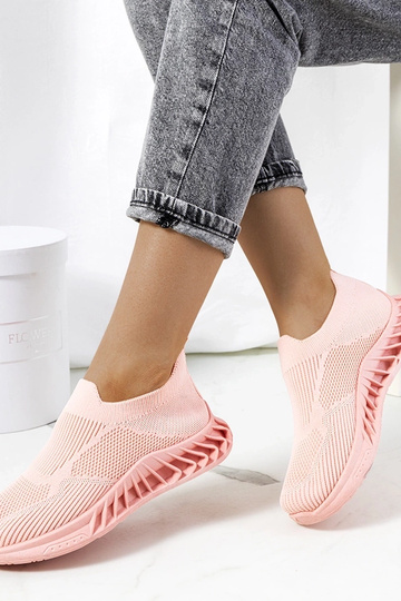 Le scarpe da ginnastica rosa di Neda 2